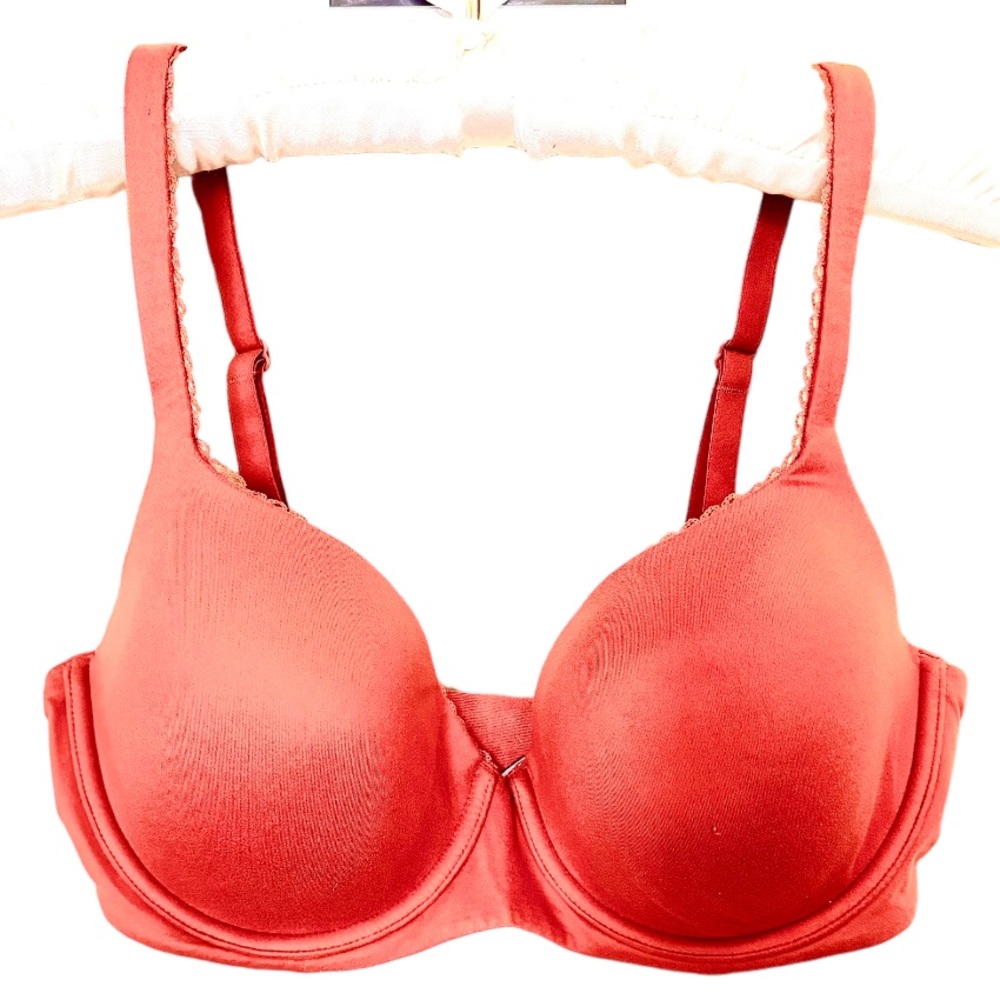Victorias Secret Body by Victoria Lined Demi Size 34DD